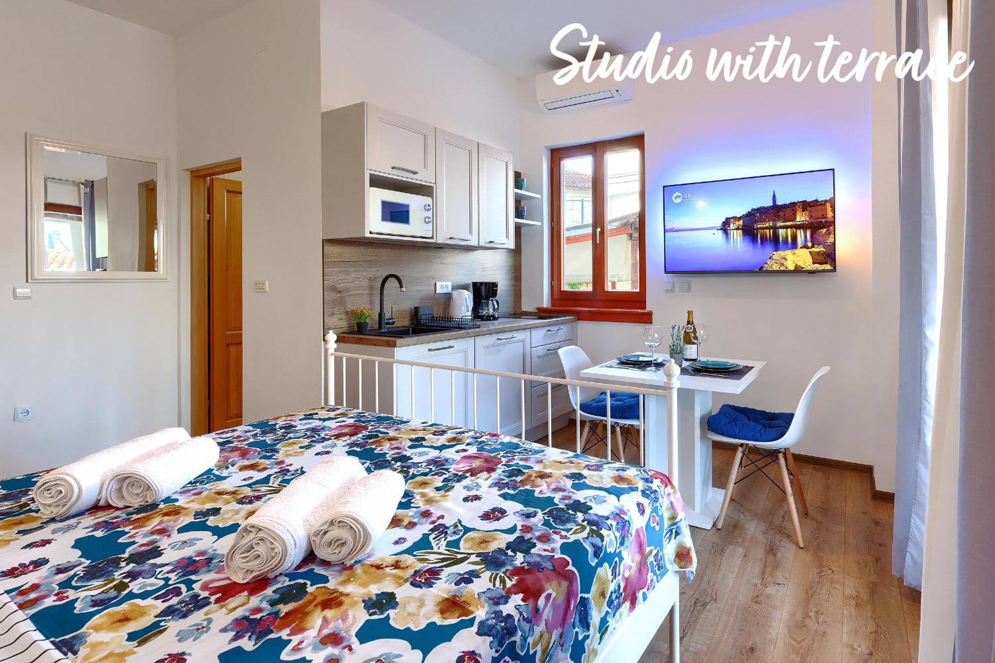 Studios Notte Sul Porto Rovinj Buitenkant foto
